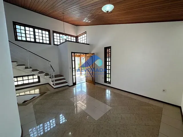 Sobrado com 450m² 3 quartos e 3 banheiros, à venda, no bairro Jardim Esplanada II em São José dos Campos