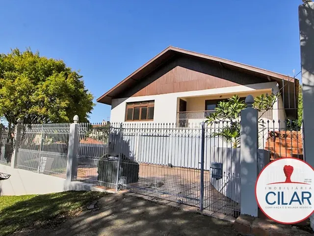 Sobrado 5 quartos e 4 banheiros, à venda, no bairro Santa Cândida em Curitiba