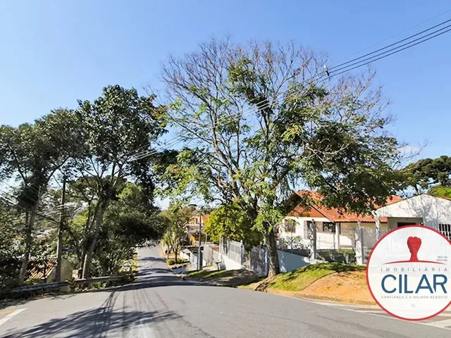 Sobrado 5 quartos e 4 banheiros, à venda, no bairro Santa Cândida em Curitiba