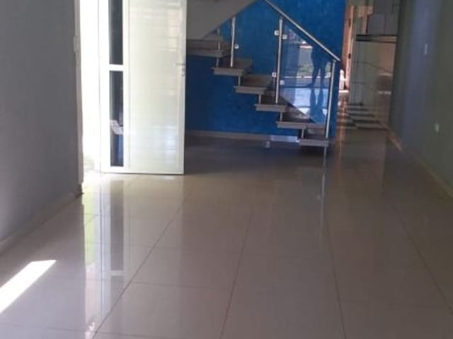 Sobrado com 170m² 3 quartos e 4 banheiros, à venda, no bairro Jardim Rio das Pedras em Cotia