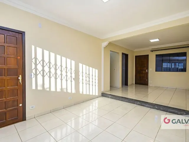 Sobrado 3 quartos e 2 banheiros, para alugar, no bairro Atuba em Curitiba