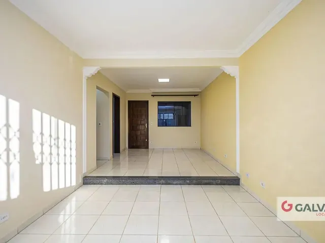 Sobrado 3 quartos e 2 banheiros, para alugar, no bairro Atuba em Curitiba