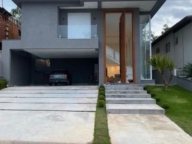 Sobrado com 560m² 3 quartos e 5 banheiros, à venda, no bairro Jardim do Golf I em Jandira