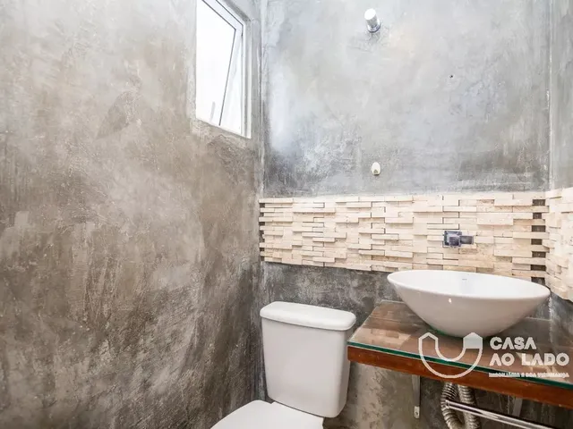 Sobrado 2 quartos e 4 banheiros, para alugar, no bairro Santa Felicidade em Curitiba