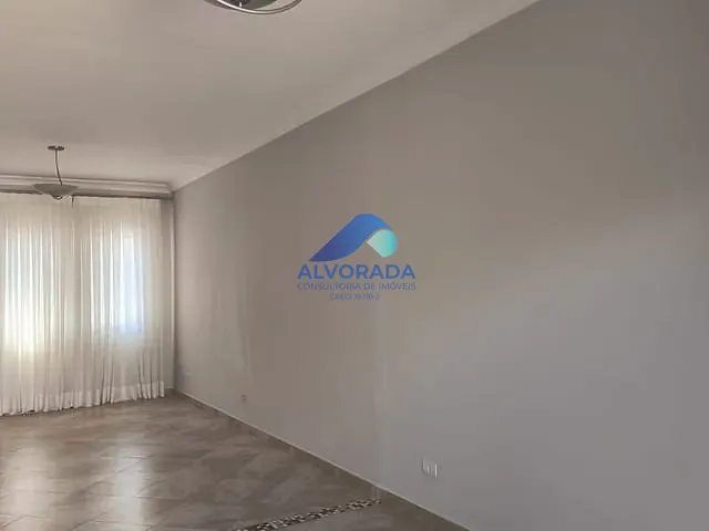 Sobrado 3 quartos e 3 banheiros, à venda, no bairro Jardim das Indústrias em São José dos Campos