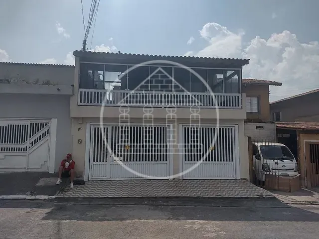 Sobrado com 170m² 4 quartos e 3 banheiros, à venda, no bairro Conjunto Residencial Salvador Tolezani em São Paulo