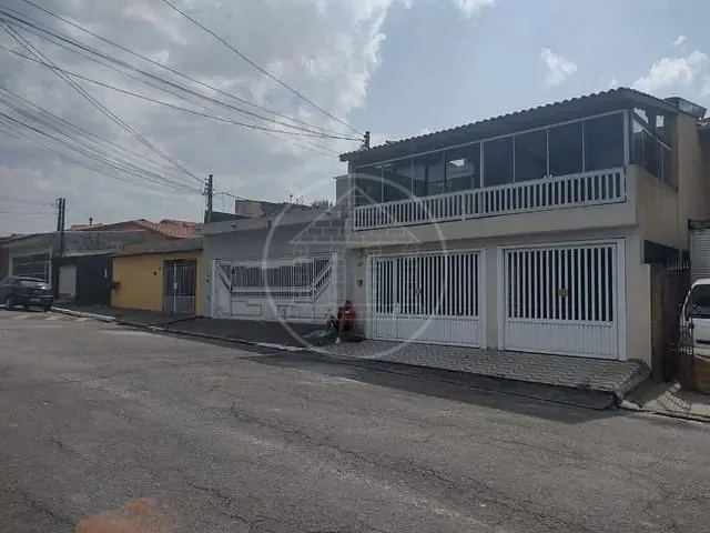 Sobrado com 170m² 4 quartos e 3 banheiros, à venda, no bairro Conjunto Residencial Salvador Tolezani em São Paulo