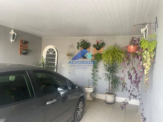 Sobrado com 250m² 3 quartos e 2 banheiros, à venda, no bairro Jardim das Indústrias em São José dos Campos