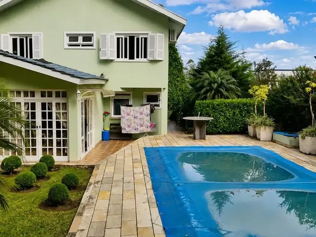 Sobrado com 1427m² 3 quartos e 4 banheiros, à venda, no bairro Uberaba em Curitiba