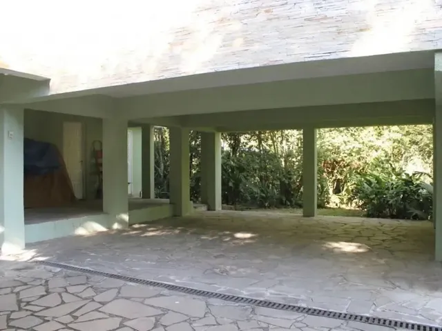 Sobrado com 1427m² 3 quartos e 4 banheiros, à venda, no bairro Uberaba em Curitiba