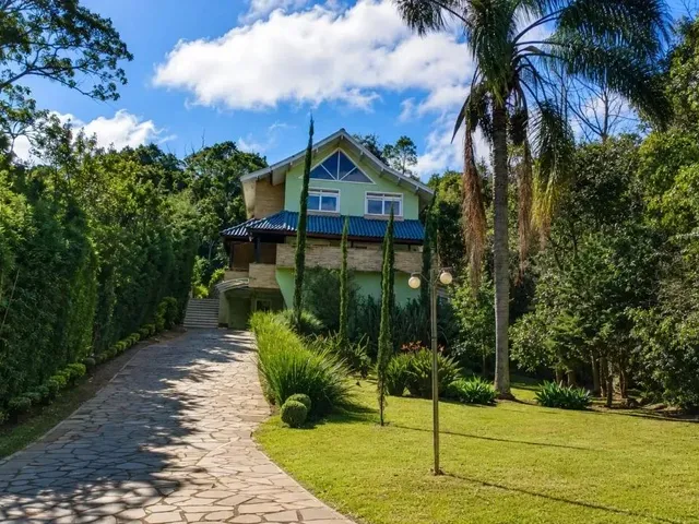 Sobrado com 1427m² 3 quartos e 4 banheiros, à venda, no bairro Uberaba em Curitiba
