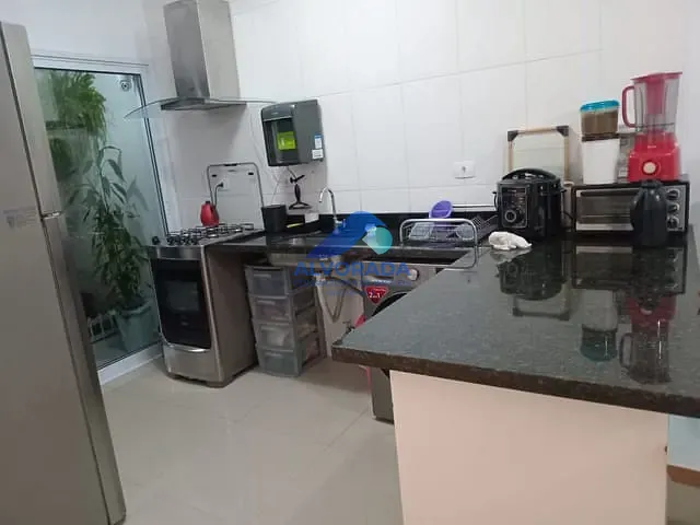 Sobrado com 181m² 2 quartos e 3 banheiros, à venda ou para alugar, no bairro Chácaras Pousada do Vale em São José dos Campos