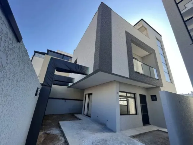 Sobrado 3 quartos e 2 banheiros, à venda, no bairro Hauer em Curitiba