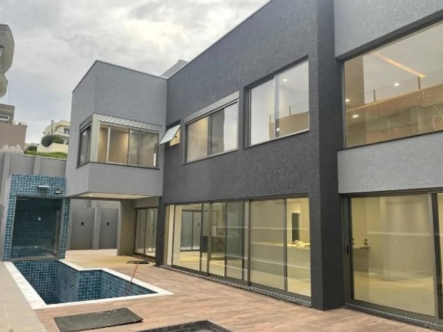 Sobrado com 560m² 4 quartos e 6 banheiros, à venda, no bairro  Alphaville em Santana de Parnaíba