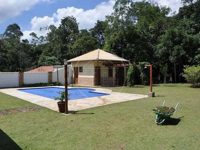 Sobrado com 800m² 4 quartos e 4 banheiros, à venda, no bairro Lagoa Grande em Embu-Guaçu