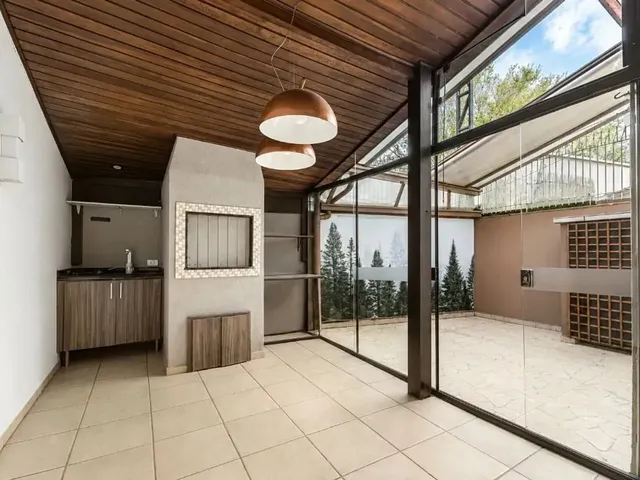 Sobrado com 82m² 3 quartos e 3 banheiros, para alugar, no bairro Santa Felicidade em Curitiba