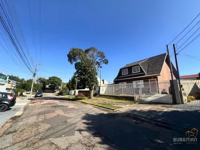 Sobrado 4 quartos e 3 banheiros, à venda, no bairro Xaxim em Curitiba