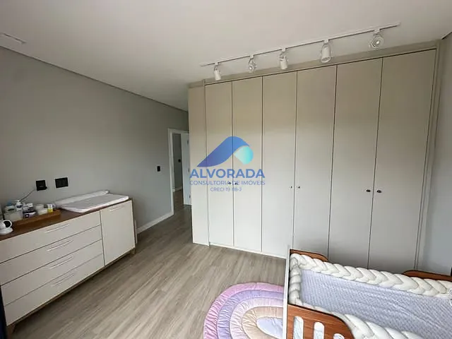 Sobrado 4 quartos e 4 banheiros, à venda, no bairro Loteamento Verana em São José dos Campos