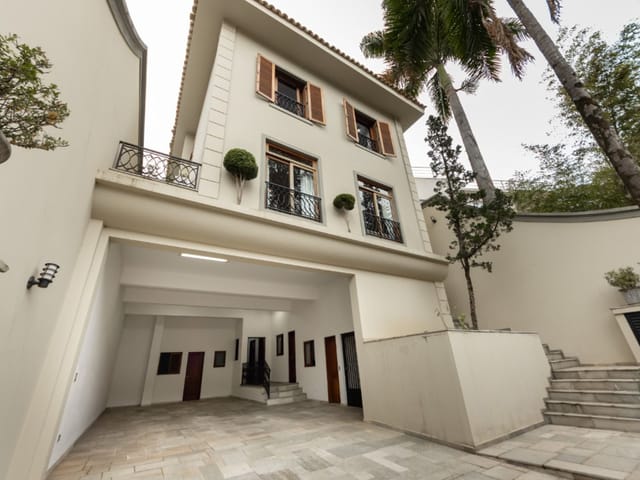 Sobrado com 559m² 4 quartos e 5 banheiros, à venda, no bairro Morumbi em São Paulo