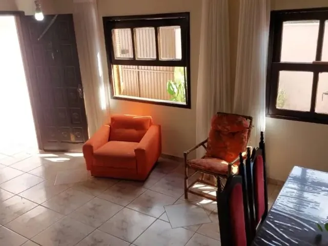 Sobrado 4 quartos e 3 banheiros, à venda, no bairro Cajuru em Curitiba
