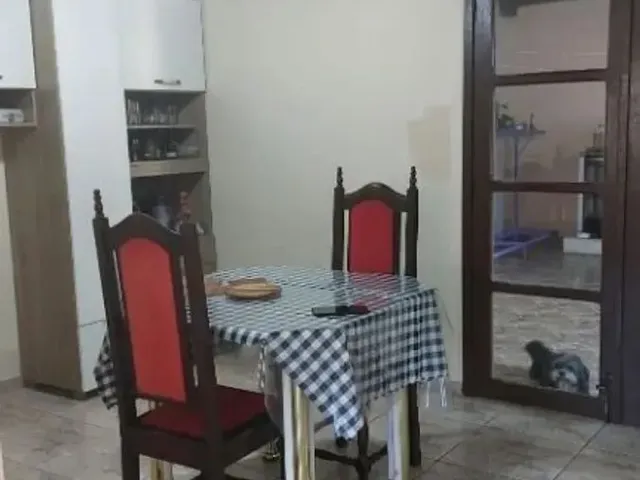 Sobrado 4 quartos e 3 banheiros, à venda, no bairro Cajuru em Curitiba