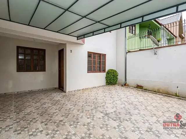 Sobrado 3 quartos e 1 banheiro, para alugar, no bairro Capão Raso em Curitiba