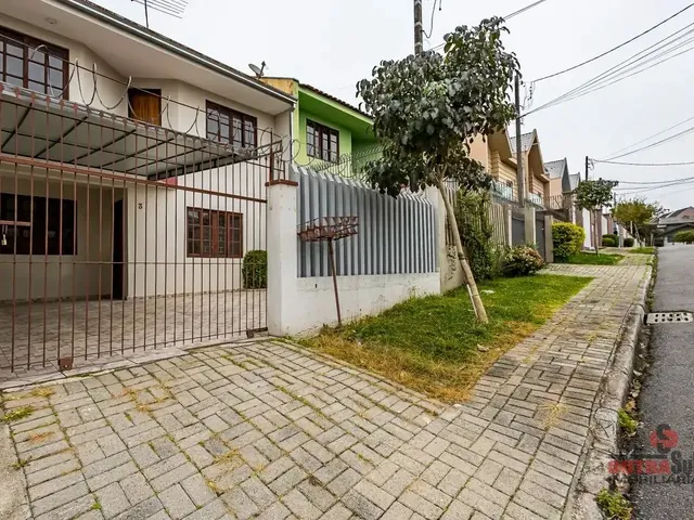 Sobrado 3 quartos e 1 banheiro, para alugar, no bairro Capão Raso em Curitiba