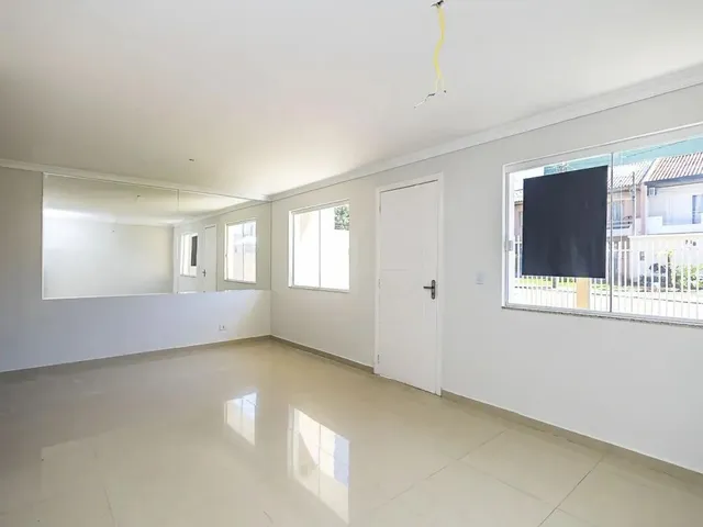 Sobrado 3 quartos e 2 banheiros, à venda, no bairro Jardim das Américas em Curitiba