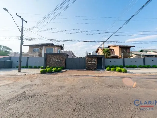 Sobrado 3 quartos e 5 banheiros, à venda, no bairro OURO VERDE em Campo Largo
