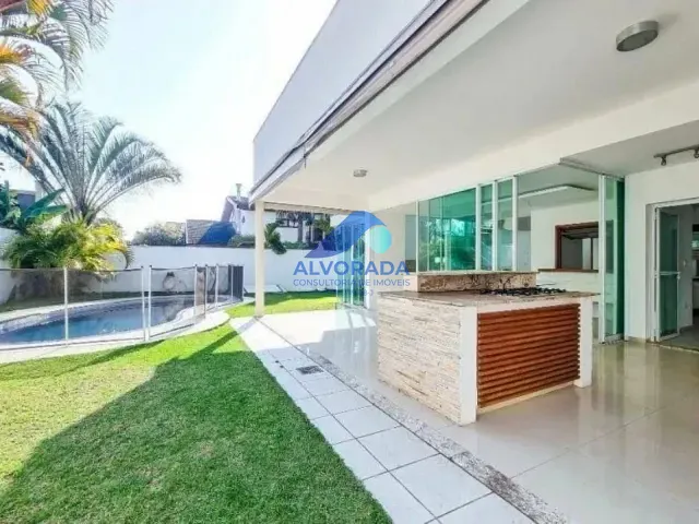 Sobrado 4 quartos e 6 banheiros, para alugar, no bairro Condomínio Esplanada do Sol em São José dos Campos