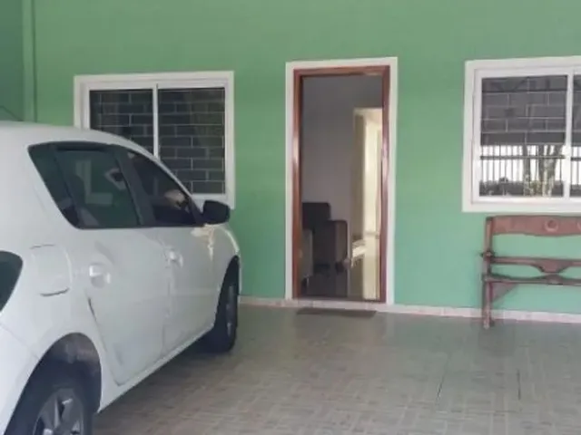 Sobrado 4 quartos e 3 banheiros, à venda, no bairro Cajuru em Curitiba