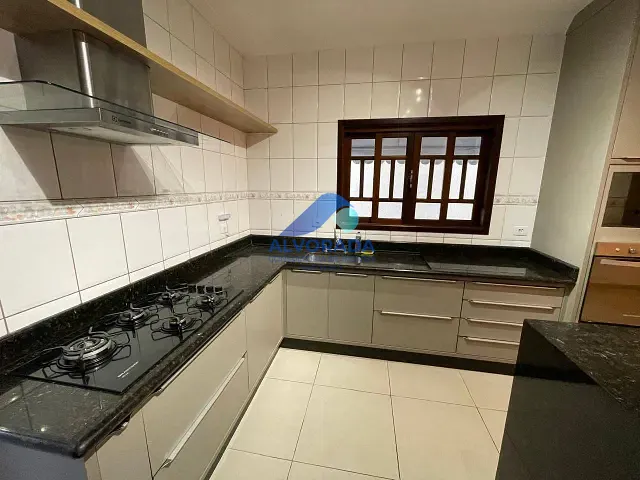 Sobrado com 125m² 3 quartos e 2 banheiros, à venda, no bairro Jardim Alvorada em São José dos Campos