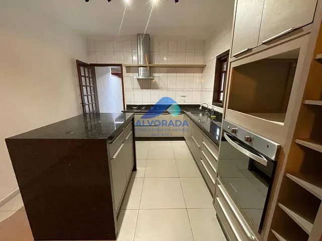 Sobrado com 125m² 3 quartos e 2 banheiros, à venda, no bairro Jardim Alvorada em São José dos Campos