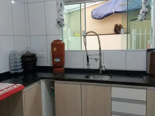 Sobrado 3 quartos e 3 banheiros, à venda, no bairro Pinheirinho em Curitiba