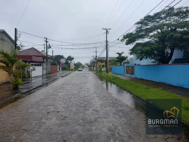 Sobrado 3 quartos e 2 banheiros, à venda, no bairro Shangrila em Pontal Do Paraná