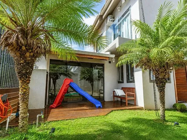Sobrado com 107m² 4 quartos e 3 banheiros, à venda, no bairro Santa Felicidade em Curitiba