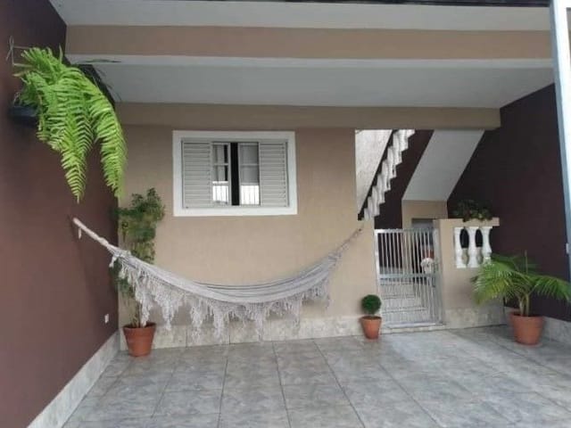Sobrado com 235m² 4 quartos e 3 banheiros, à venda, no bairro Jardim Santa Tereza em Embu das Artes