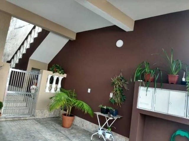 Sobrado com 235m² 4 quartos e 3 banheiros, à venda, no bairro Jardim Santa Tereza em Embu das Artes