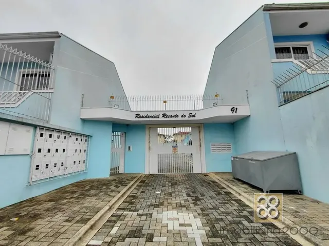 Sobrado 3 quartos e 1 banheiro, para alugar, no bairro Xaxim em Curitiba