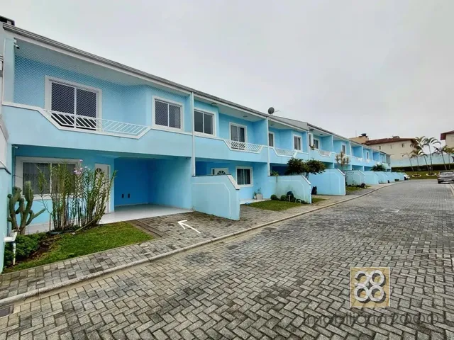 Sobrado 3 quartos e 1 banheiro, para alugar, no bairro Xaxim em Curitiba