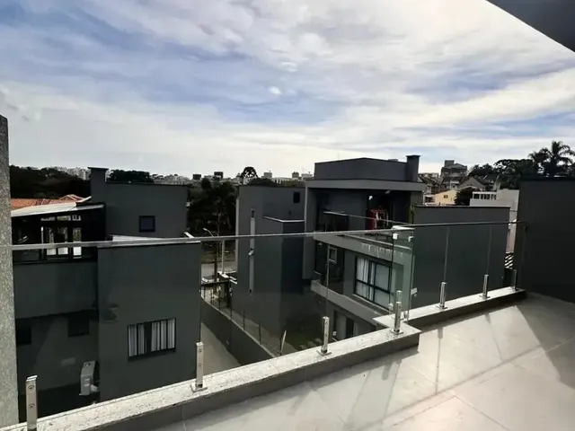 Sobrado com 174m² 2 quartos e 2 banheiros, à venda, no bairro Tingui em Curitiba