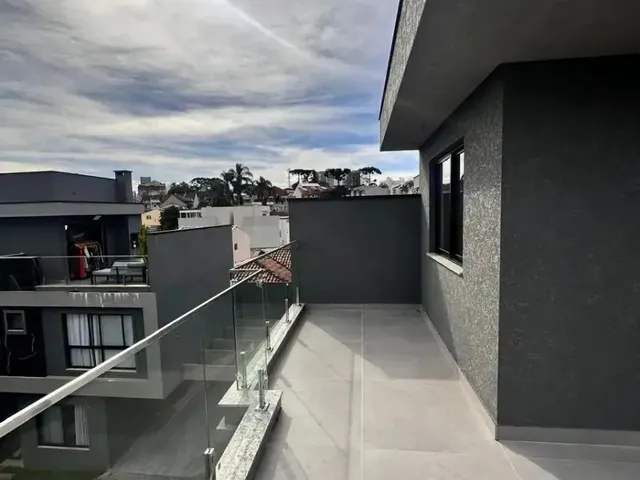 Sobrado com 174m² 2 quartos e 2 banheiros, à venda, no bairro Tingui em Curitiba