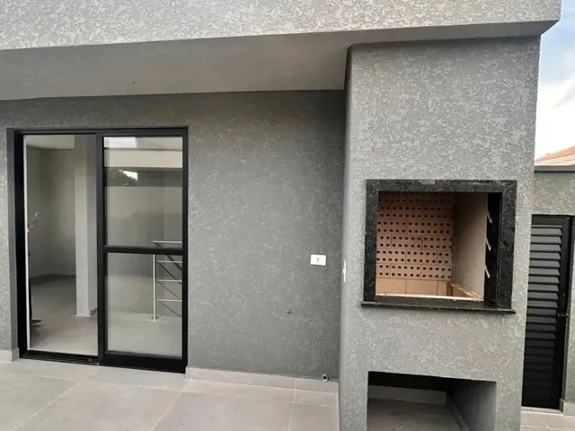 Sobrado com 174m² 2 quartos e 2 banheiros, à venda, no bairro Tingui em Curitiba
