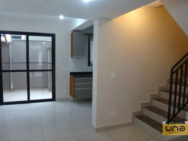 Sobrado 3 quartos e 1 banheiro, para alugar, no bairro BARREIRINHA em Curitiba
