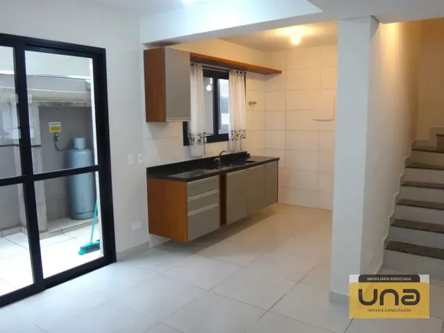 Sobrado 3 quartos e 1 banheiro, para alugar, no bairro BARREIRINHA em Curitiba