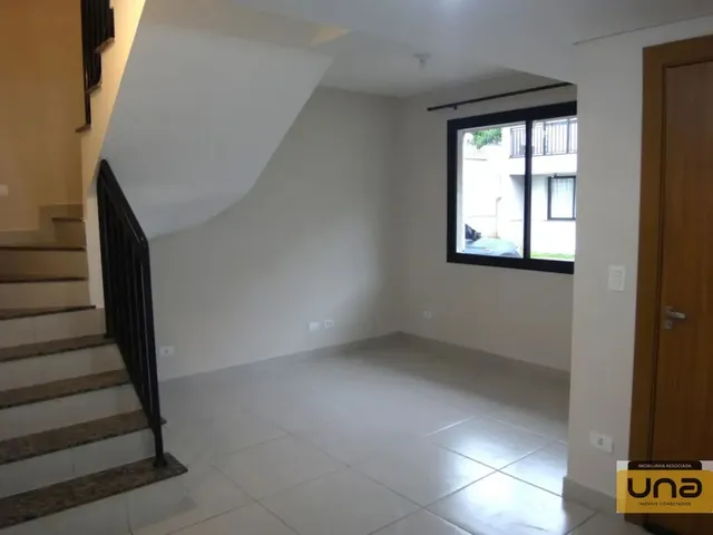 Sobrado 3 quartos e 1 banheiro, para alugar, no bairro BARREIRINHA em Curitiba