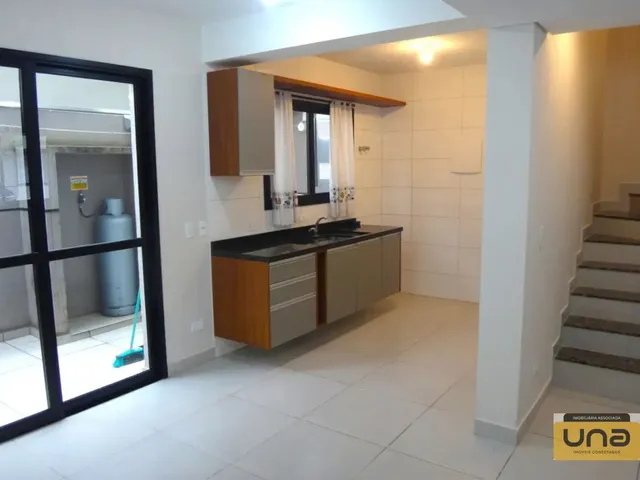 Sobrado 3 quartos e 1 banheiro, para alugar, no bairro BARREIRINHA em Curitiba