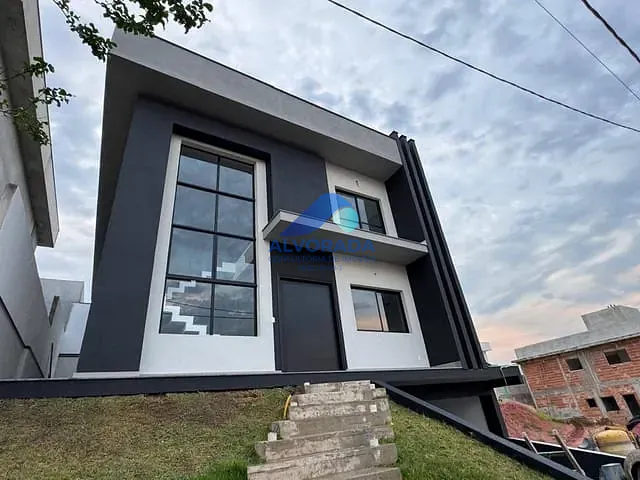 Sobrado com 252m² 5 quartos e 5 banheiros, à venda, no bairro Alto da Ponte em São José dos Campos