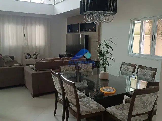 Sobrado com 315m² 4 quartos e 4 banheiros, à venda ou para alugar, no bairro Jardim América em São José dos Campos