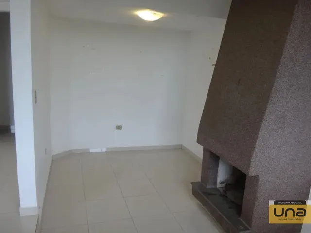 Sobrado 3 quartos e 1 banheiro, para alugar, no bairro GUABIROTUBA em Curitiba